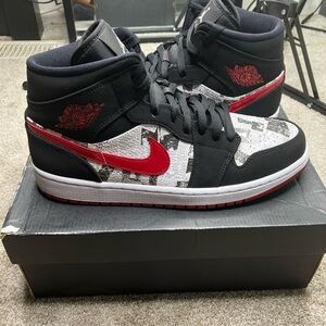 Jordan 1 newspaper size 9 men’s